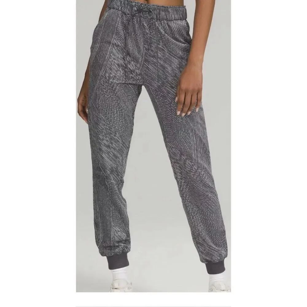 Lululemon Women’s Stretch High Rise Jogger Anchor Alpine White Sz 6 gray & white